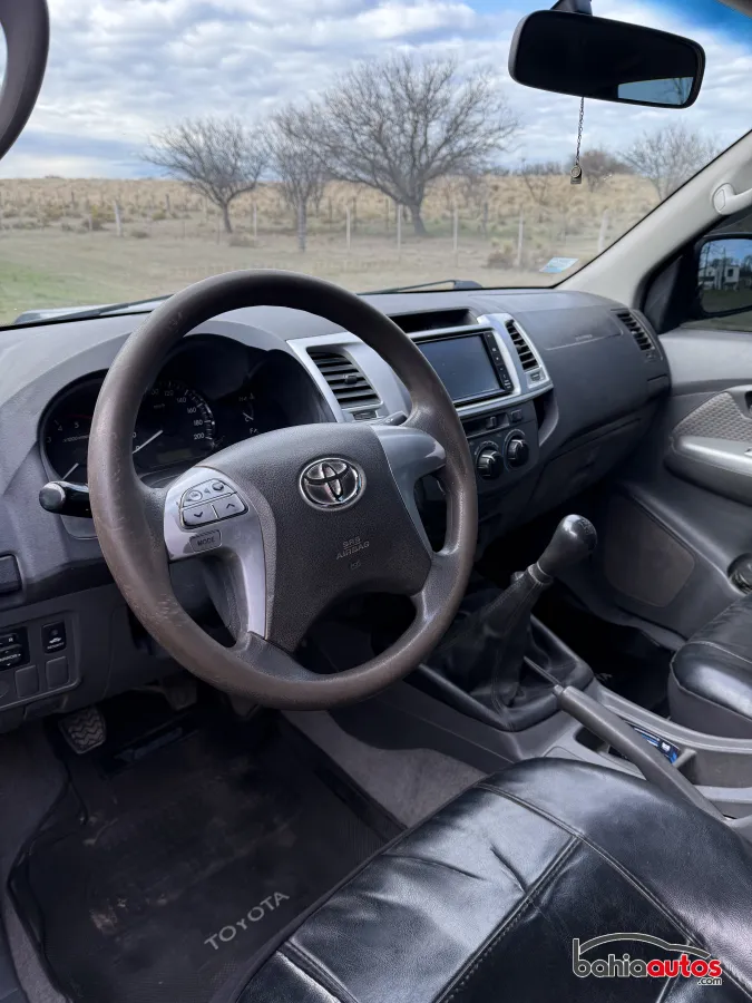 Toyota Hilux 2013 usado en General Acha - foto 2