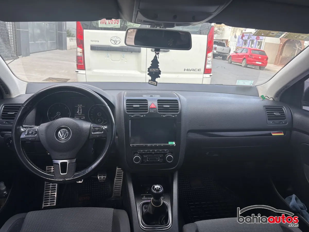 Volkswagen Vento 2010 usado en Bahía Blanca - foto 2