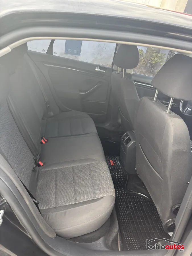 Volkswagen Vento 2010 usado en Bahía Blanca - foto 3