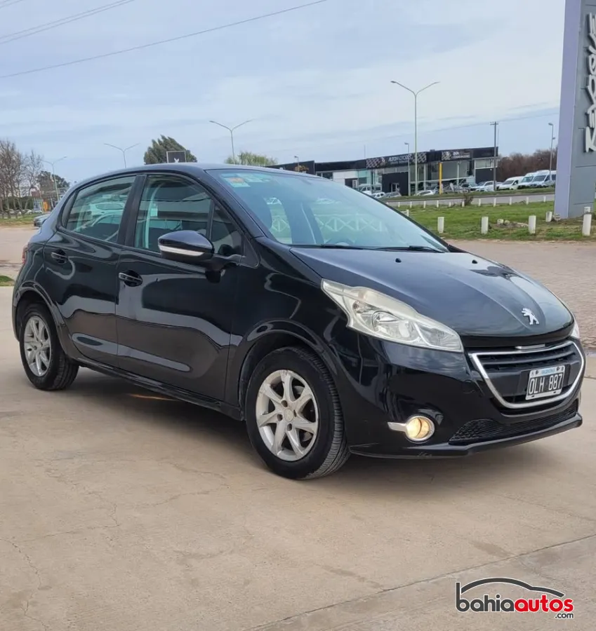 Peugeot 208 2014 usado en Bahía Blanca - foto 2