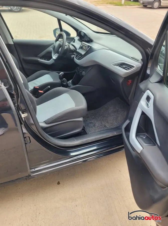 Peugeot 208 2014 usado en Bahía Blanca - foto 8