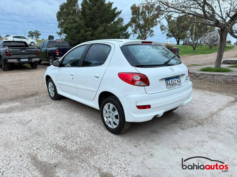 Peugeot 207 2016 usado en Bahía Blanca - foto 7