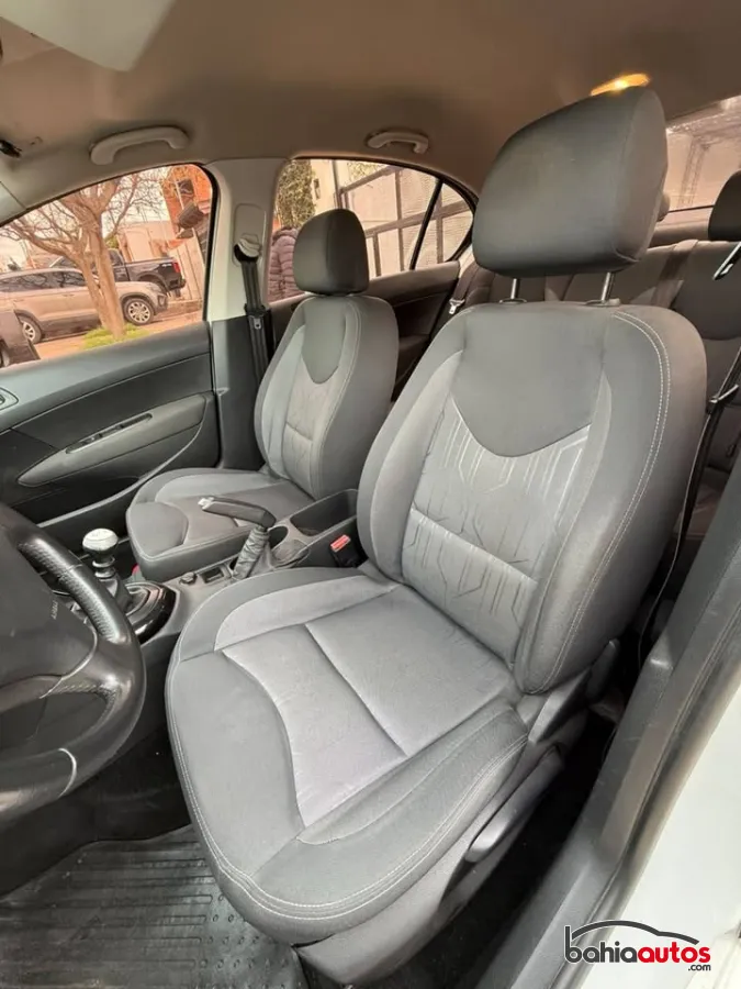 Peugeot 408 2017 usado en Bahía Blanca - foto 5