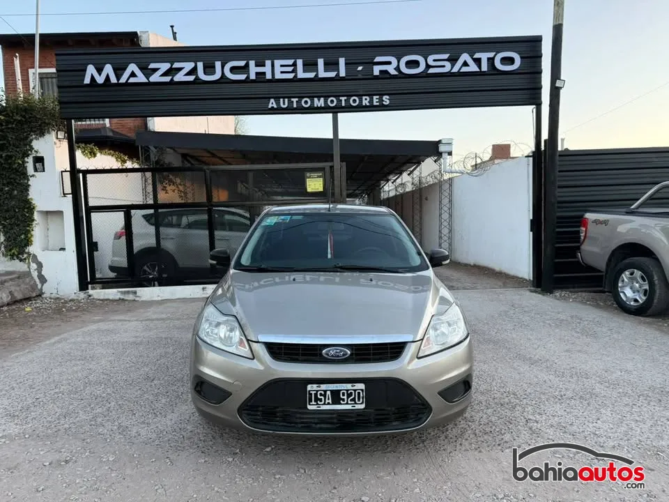 Ford Focus 2010 usado en Bahía Blanca - foto 2