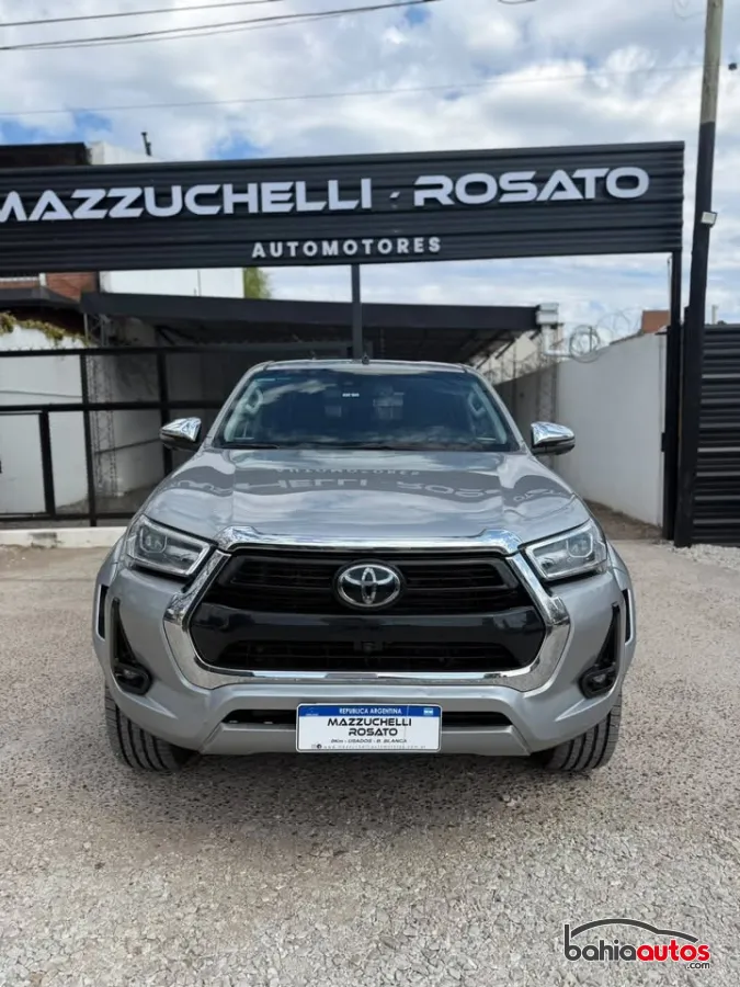 Toyota Hilux 2024 usado en Bahía Blanca - foto 2