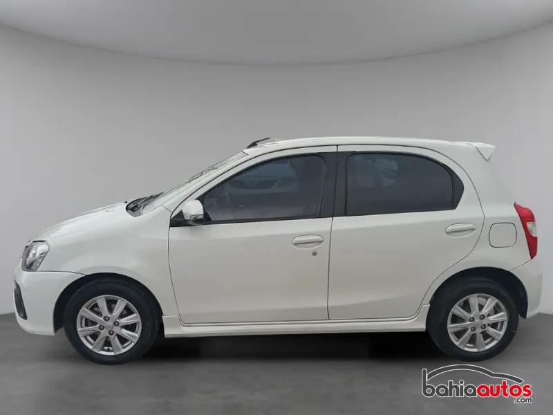 Toyota Etios 2017 usado en Bahía Blanca - foto 5