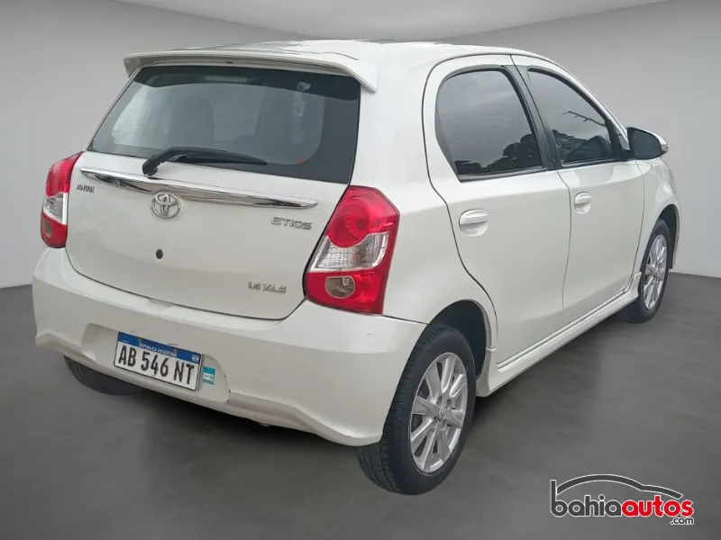 Toyota Etios 2017 usado en Bahía Blanca - foto 7