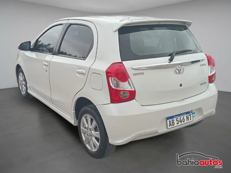 Toyota Etios 2017 usado en Bahía Blanca - foto 8