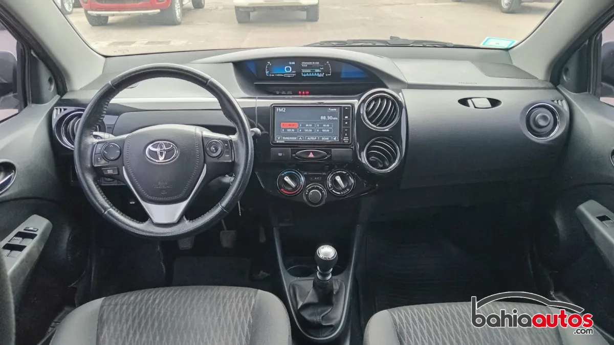 Toyota Etios 2017 usado en Bahía Blanca - foto 12