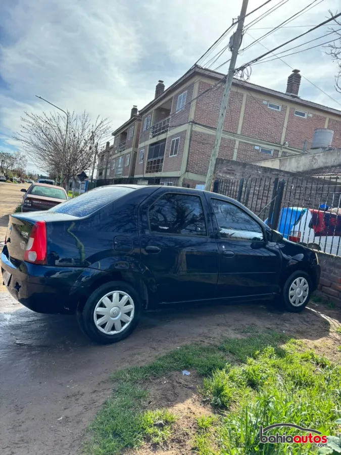 Renault Logan 2009 usado en Bahía Blanca - foto 2