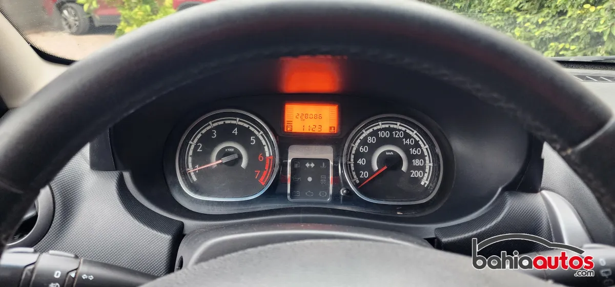 Renault Sandero 2012 usado en Bahía Blanca - foto 4