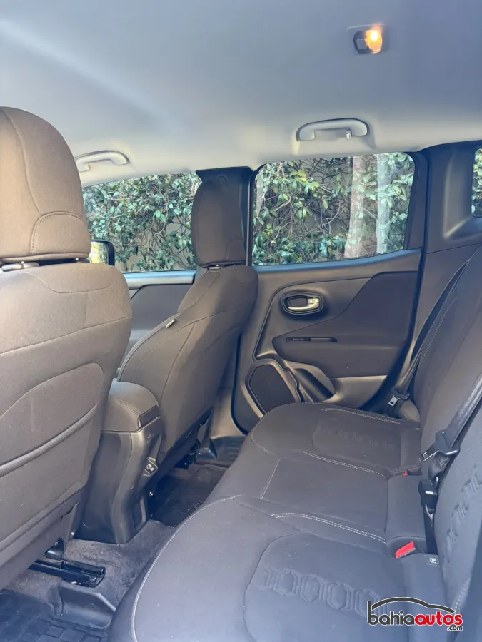 Jeep Renegade 2023 usado en Bahía Blanca - foto 5