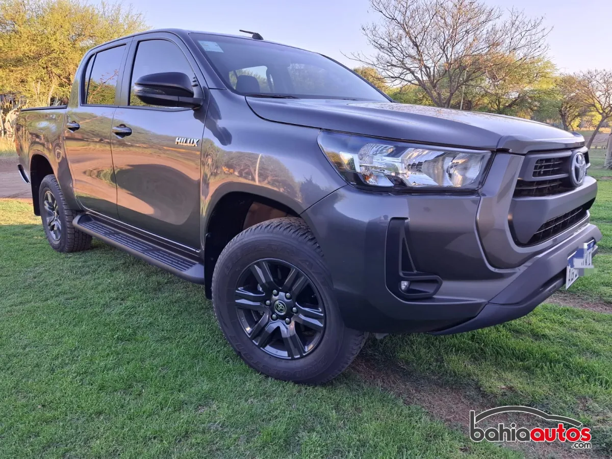 Toyota Hilux 2024 usado en Santa Rosa - foto 4