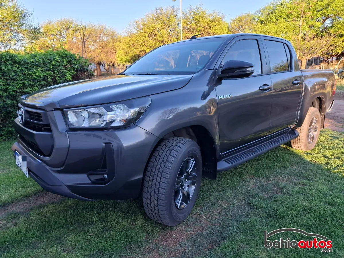 Toyota Hilux 2024 usado en Santa Rosa - foto 5