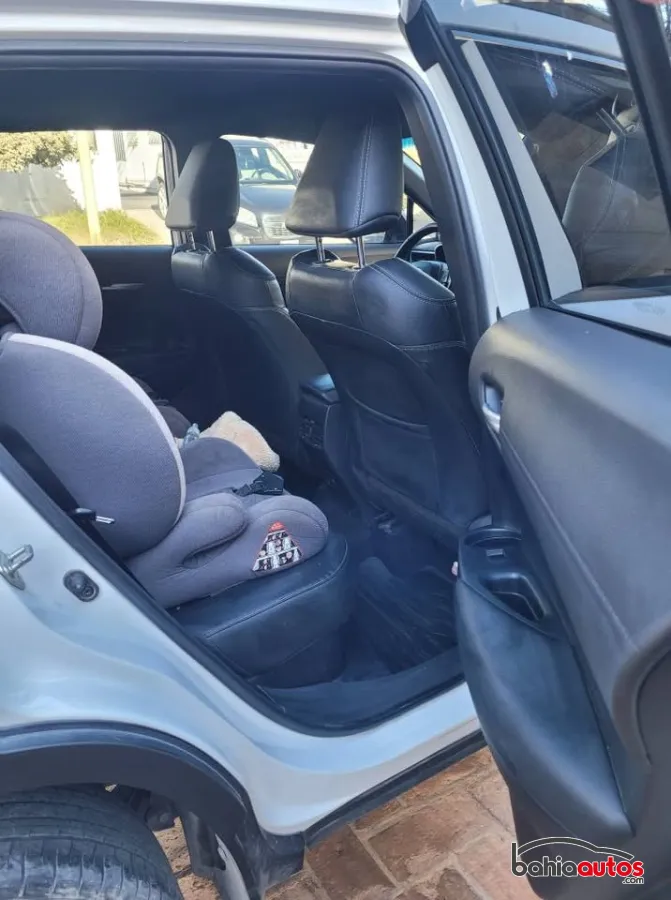 Toyota Corolla Cross 2024 usado en Bahía Blanca - foto 6