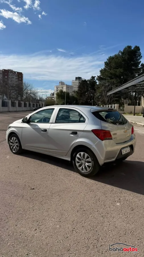 Chevrolet Onix 2018 usado en Bahía Blanca - foto 5