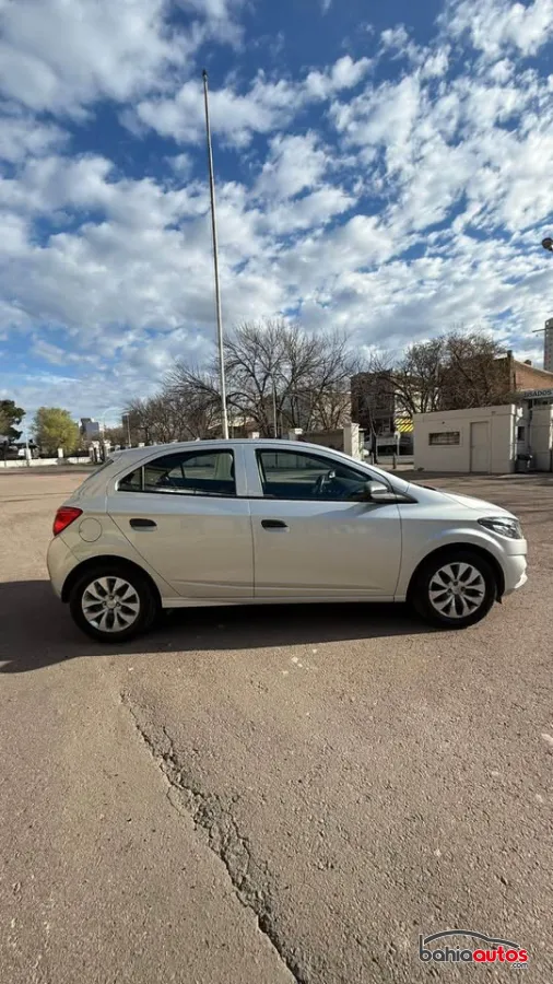 Chevrolet Onix 2018 usado en Bahía Blanca - foto 6