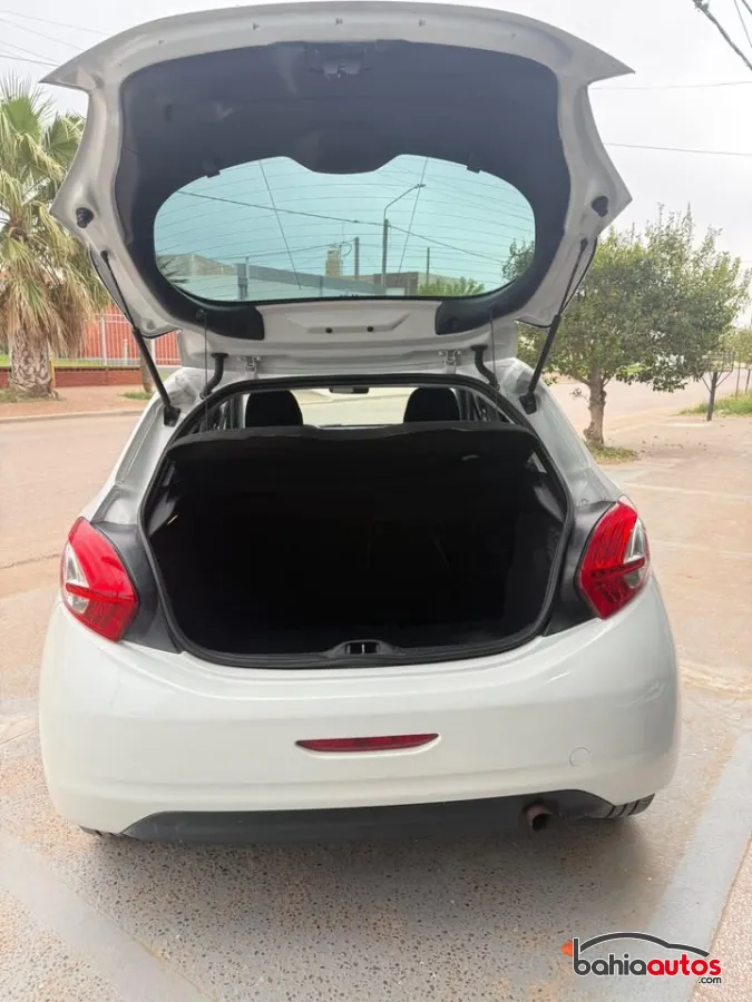 Peugeot 208 2015 usado en Bahía Blanca - foto 8