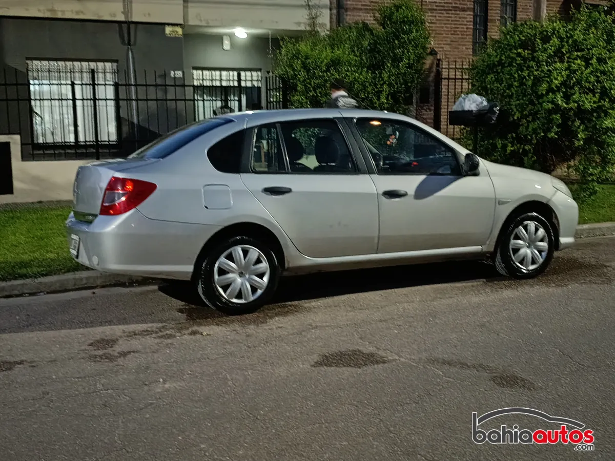 Renault Symbol 2012 usado en Bahía Blanca - foto 1