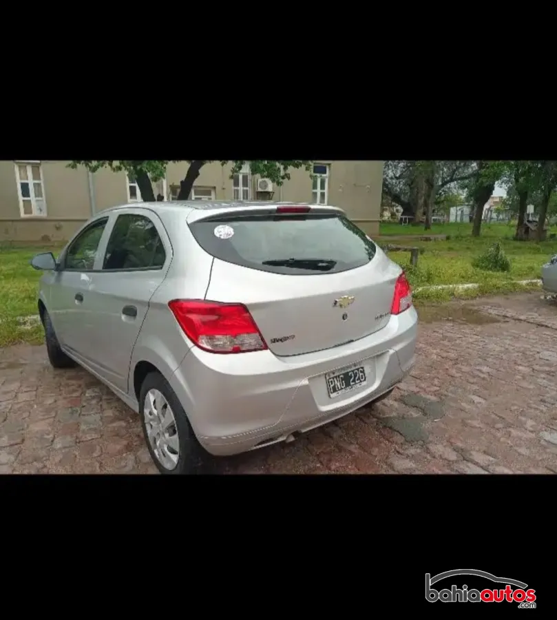 Chevrolet Onix 2016 usado en Bahía Blanca - foto 2