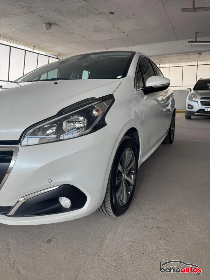 Peugeot 208 2018 usado en Bahía Blanca - foto 2