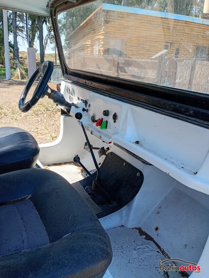Jeep Commander 1971 usado en Bahía Blanca - foto 2