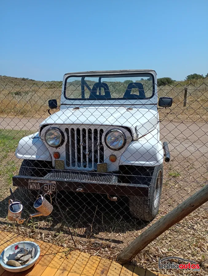 Jeep Commander 1971 usado en Bahía Blanca - foto 3