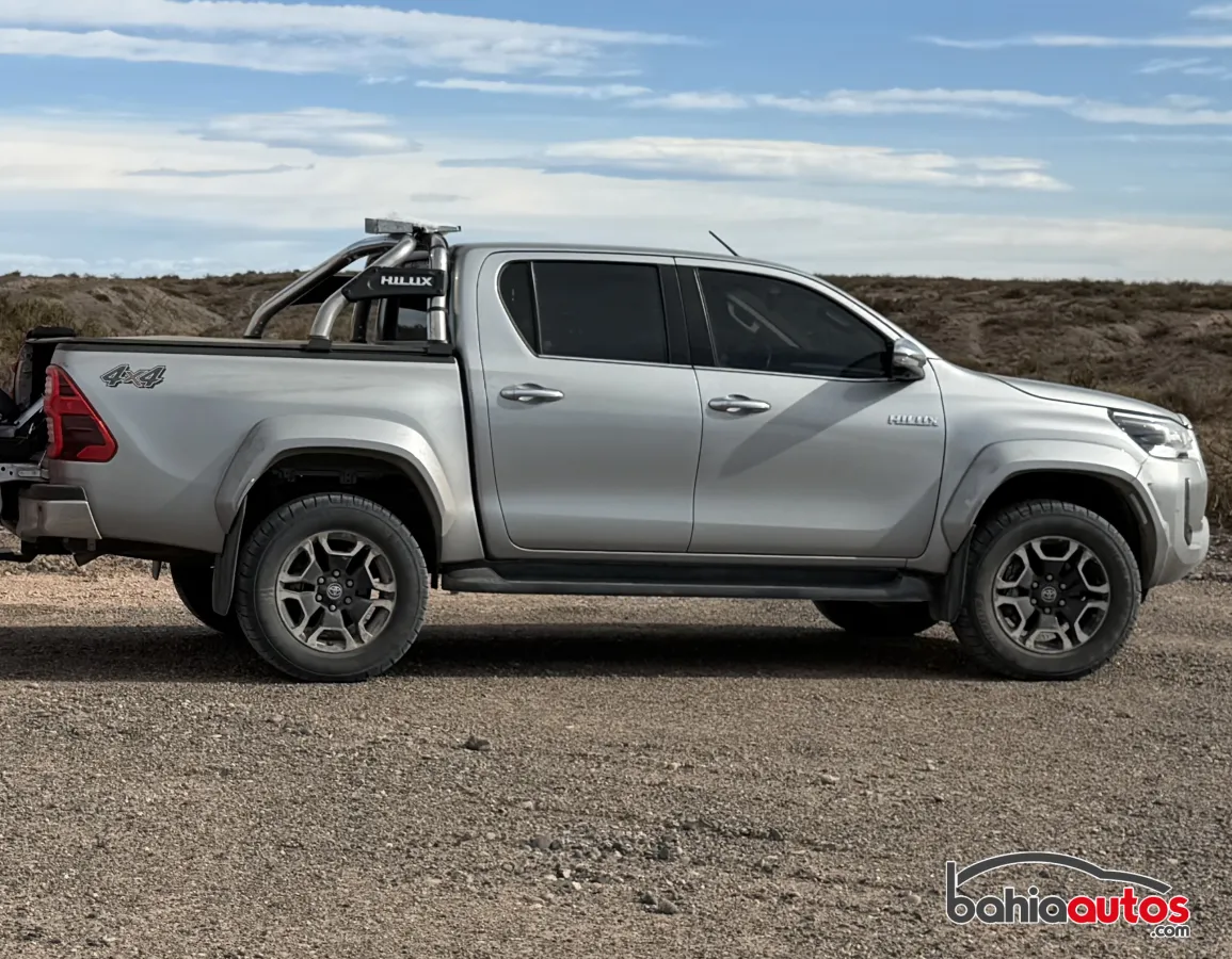 Toyota Hilux 2024 usado en Bahía Blanca - foto 2