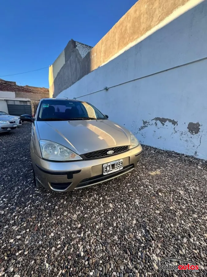 Ford Focus 2004 usado en Bahía Blanca - foto 3