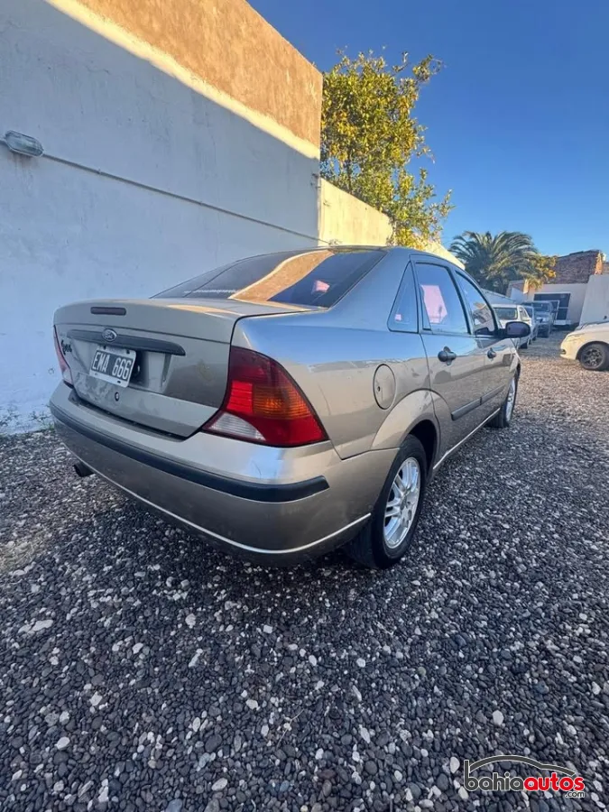 Ford Focus 2004 usado en Bahía Blanca - foto 4