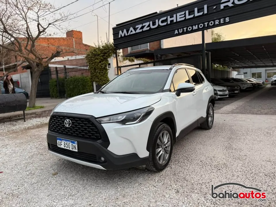 Toyota Corolla Cross 2023 usado en Bahía Blanca - foto 3