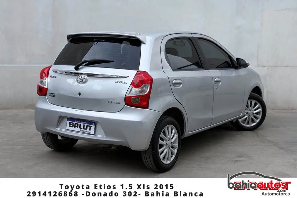 Toyota Etios 2015 usado en Bahía Blanca - foto 2
