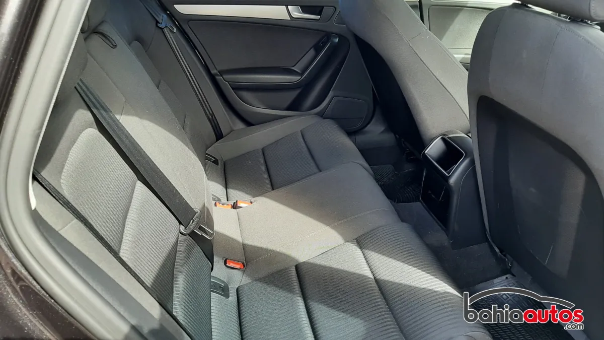 Audi A4 2011 usado en Bahía Blanca - foto 2