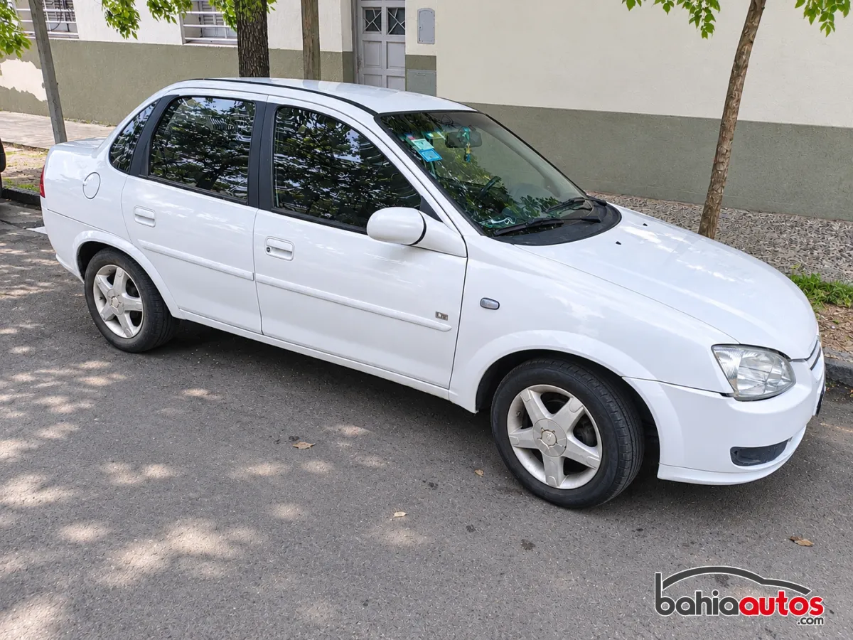 Chevrolet Classic 2012 usado en Bahía Blanca - foto 2