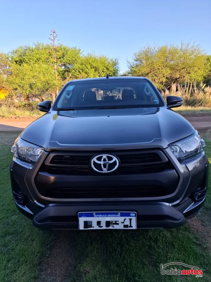 Toyota Hilux 2024 usado en Santa Rosa - foto 1