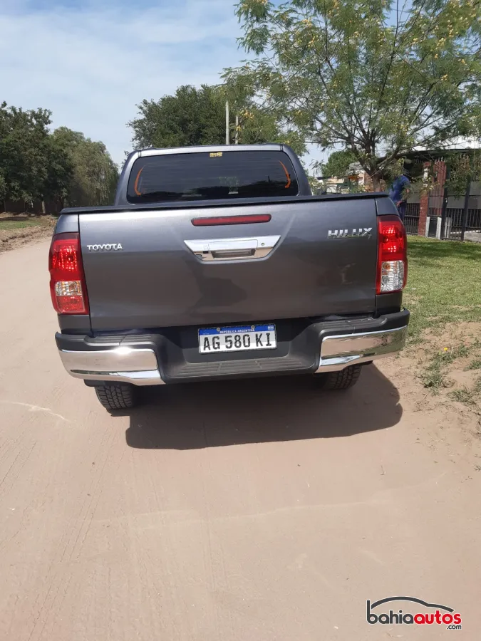 Toyota Hilux 2024 usado en Santa Rosa - foto 3