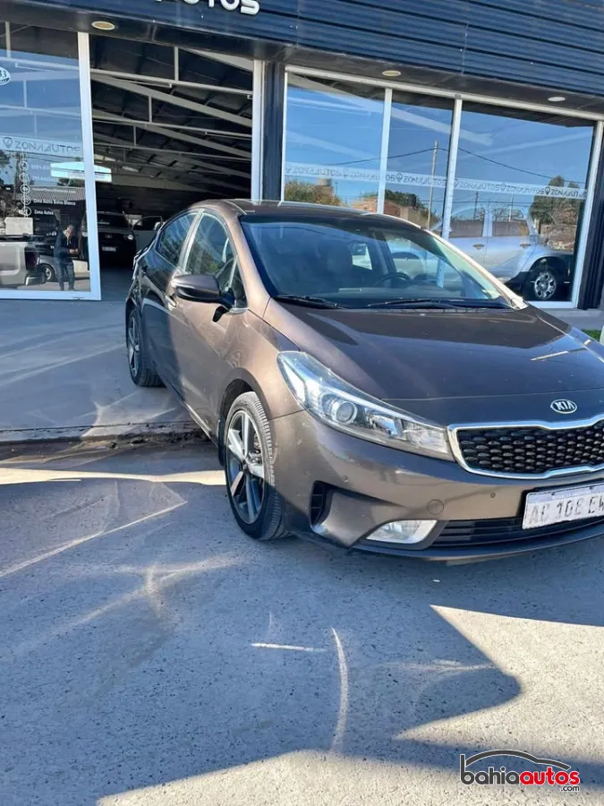 Kia Cerato 2017 usado en Bahía Blanca - foto 1