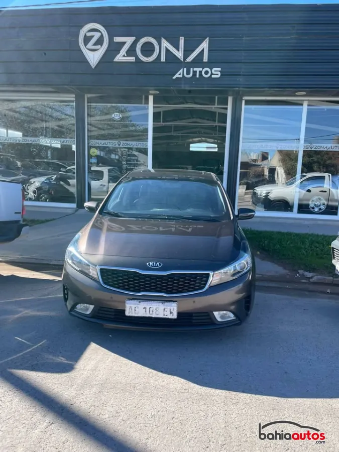 Kia Cerato 2017 usado en Bahía Blanca - foto 3