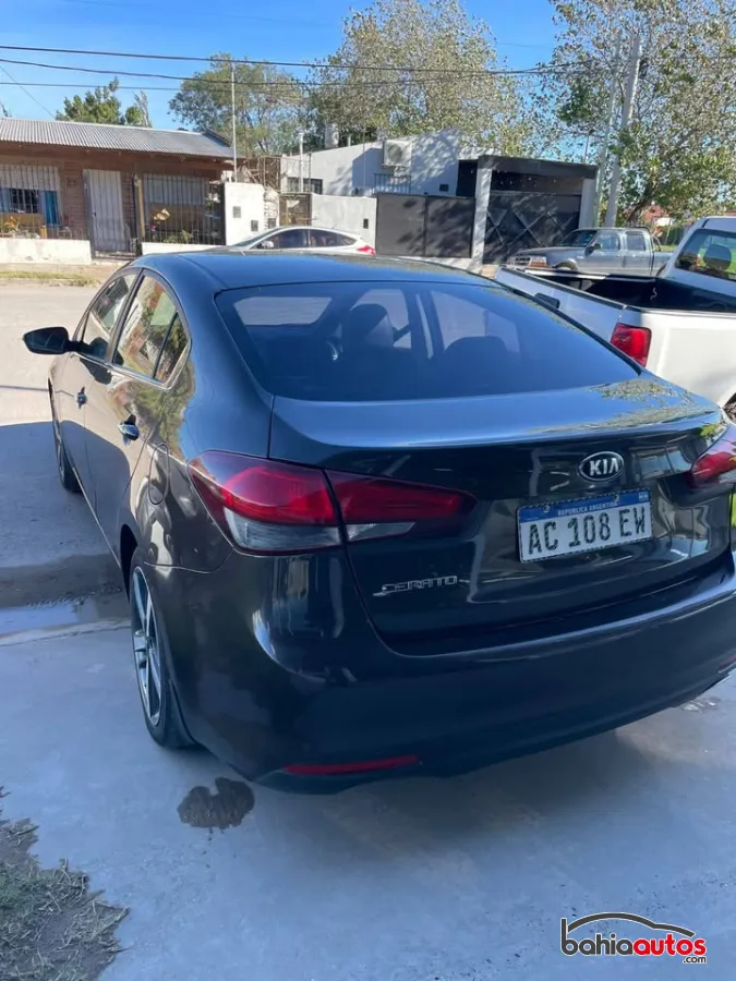 Kia Cerato 2017 usado en Bahía Blanca - foto 4
