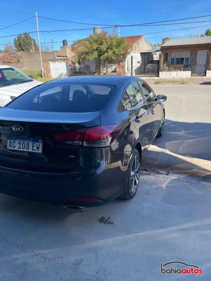 Kia Cerato 2017 usado en Bahía Blanca - foto 5