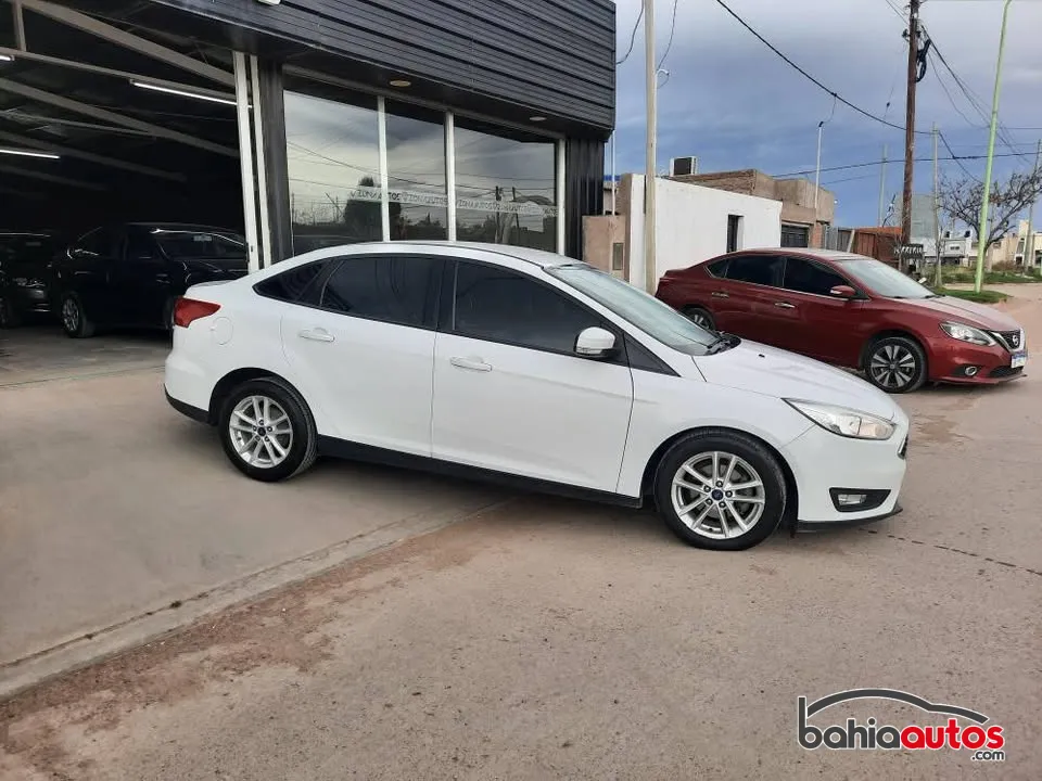 Ford Focus 2015 usado en Bahía Blanca - foto 2