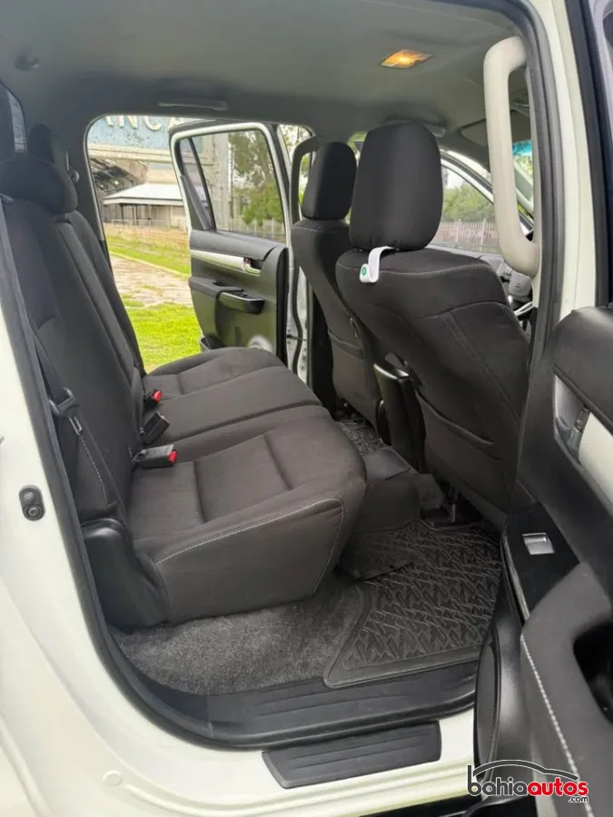 Toyota Hilux 2023 usado en Bahía Blanca - foto 9