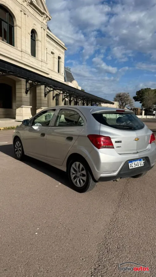 Chevrolet Onix 2018 usado en Bahía Blanca - foto 3