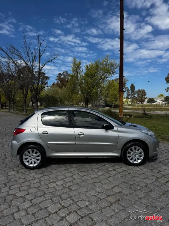 Peugeot 207 2010 usado en Bahía Blanca - foto 4