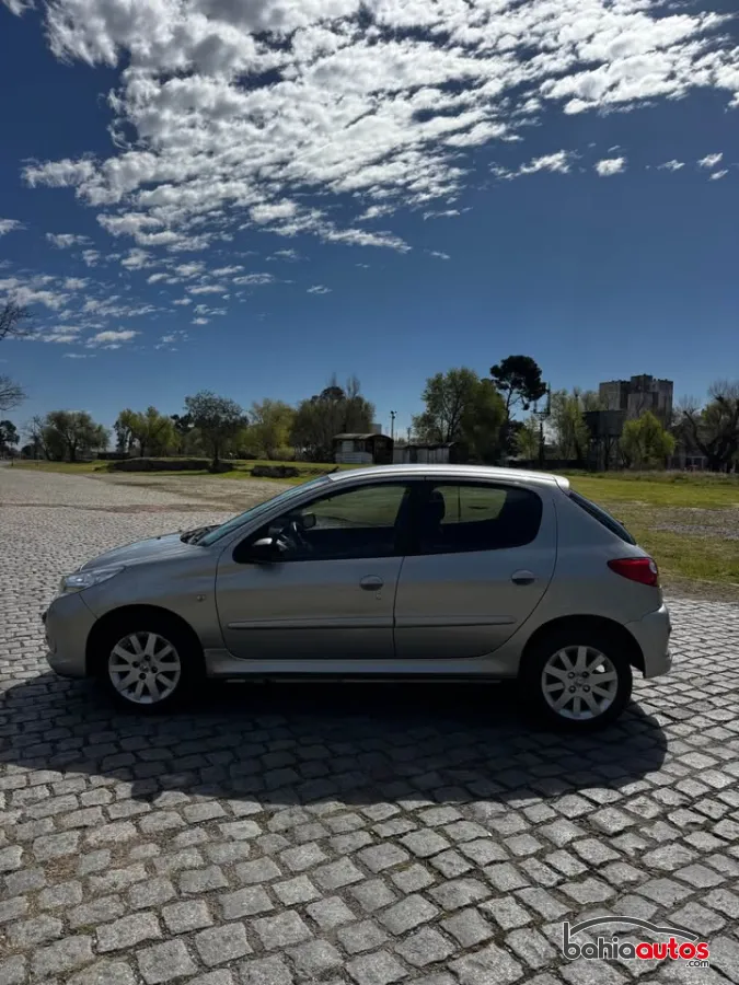 Peugeot 207 2010 usado en Bahía Blanca - foto 5