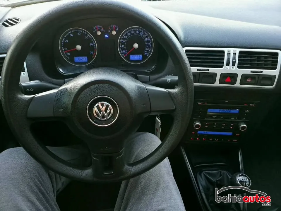 Volkswagen Bora 2011 usado en Bahía Blanca - foto 3